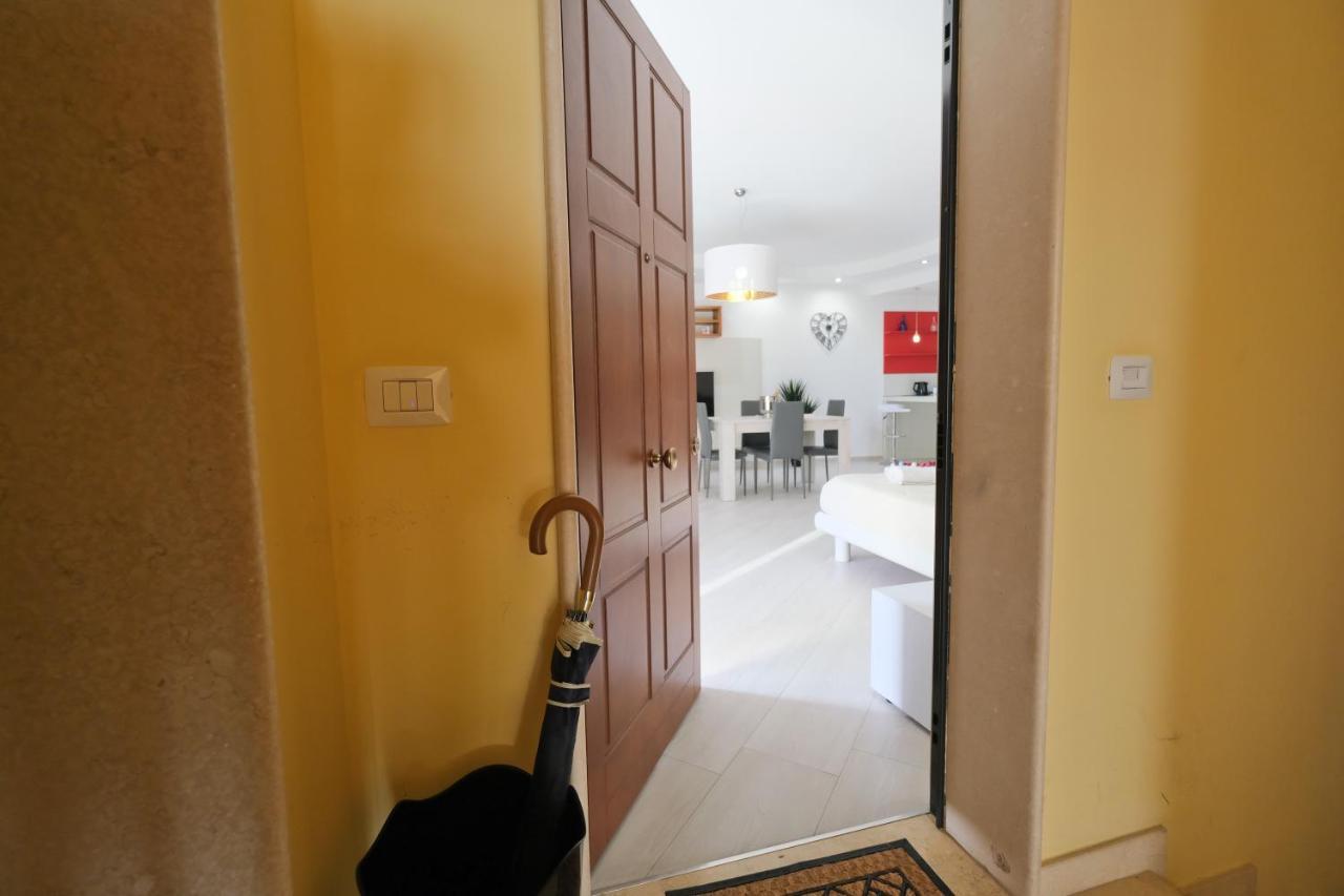 Modern House - 5 Stelle - Posto Auto Privato Appartamento Brindisi Esterno foto